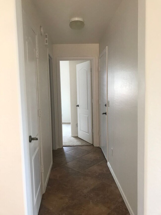 Building Photo - 14666 W Mauna Loa Ln