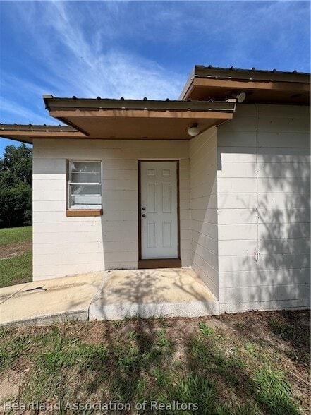 Building Photo - 307 N Lake Reedy Blvd