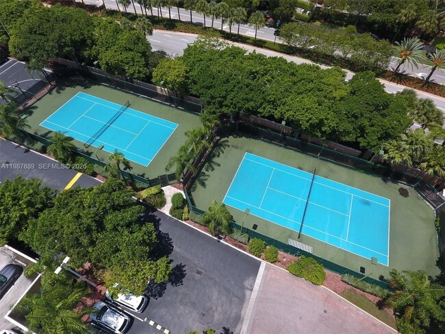 Building Photo - 19901 E Country Club Dr