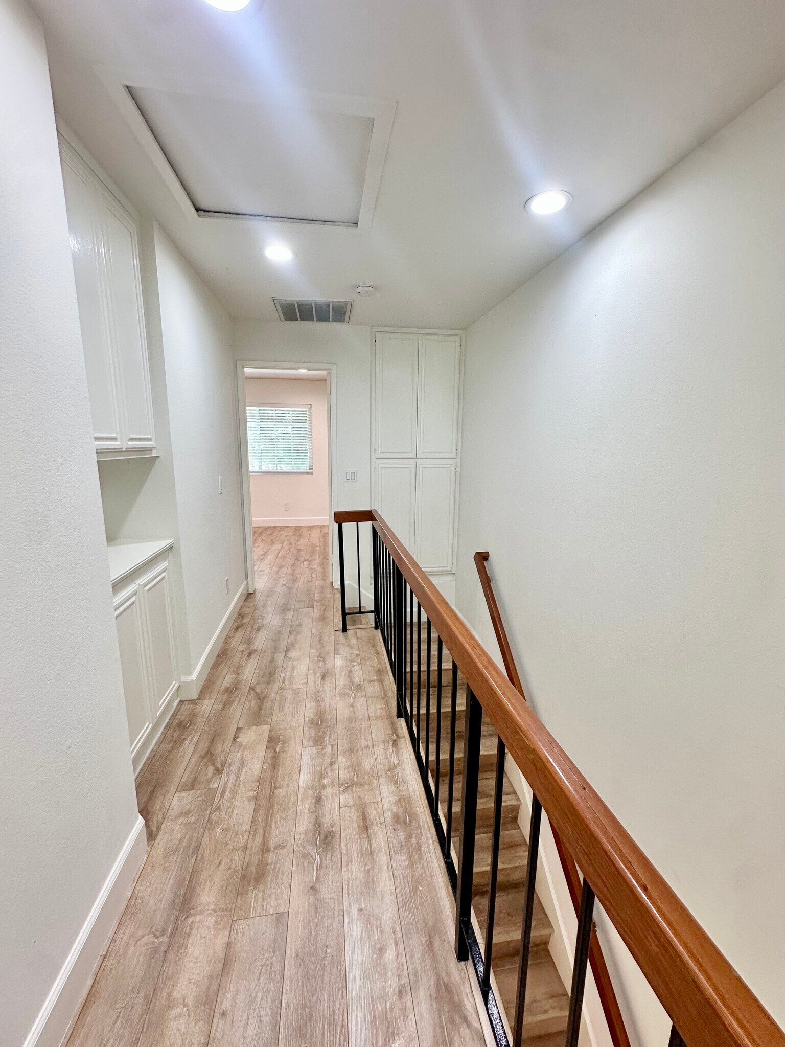Building Photo - 5538 Las Virgenes Rd