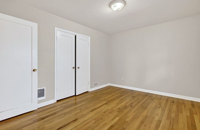 Building Photo - 3660 SE Tenino St