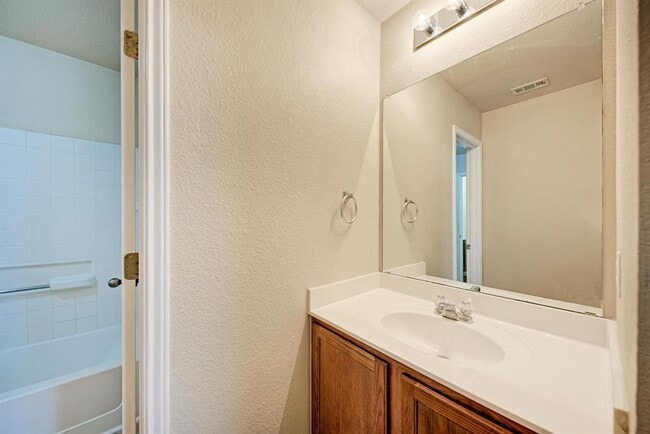 Building Photo - 18613 White Water Cove