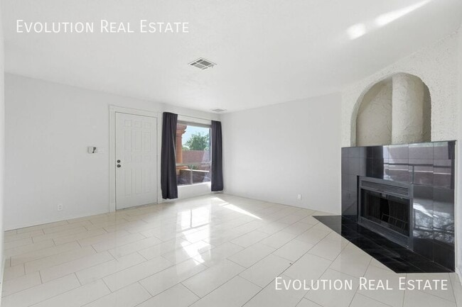 Building Photo - 20251 N 3rd Dr