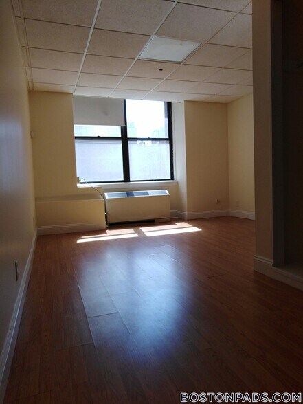 Building Photo - 62 Boylston St