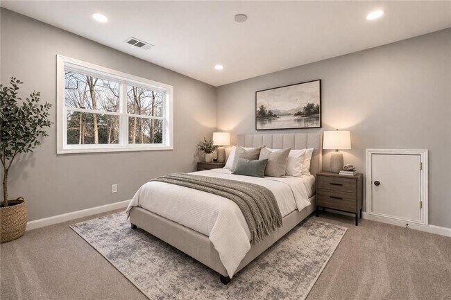 Building Photo - 450 Oliver Ridge Dr