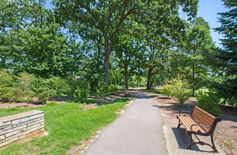 Building Photo - 1062 Washington St