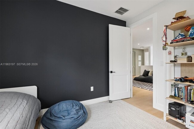 Building Photo - 7420 SW 54th Ct