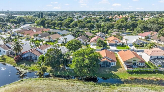 Building Photo - 2650 Fairway Cove Ct