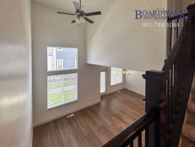 Building Photo - Spacious 3 bed in Quiet Community