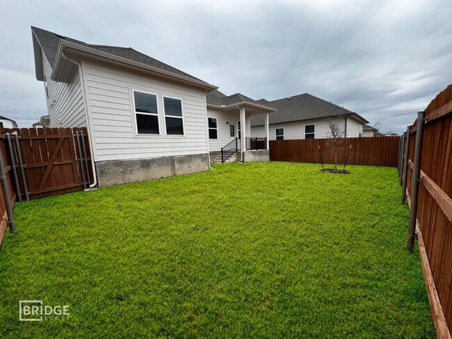 Building Photo - LIVINGSTON PLAN