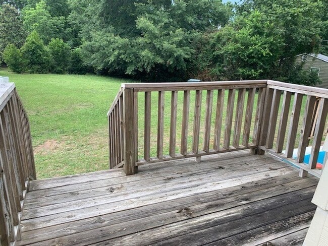 Building Photo - Two Bedroom Duplex located in Downtown Nor...