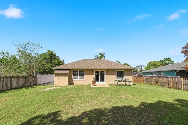 Building Photo - 125 W 5th St