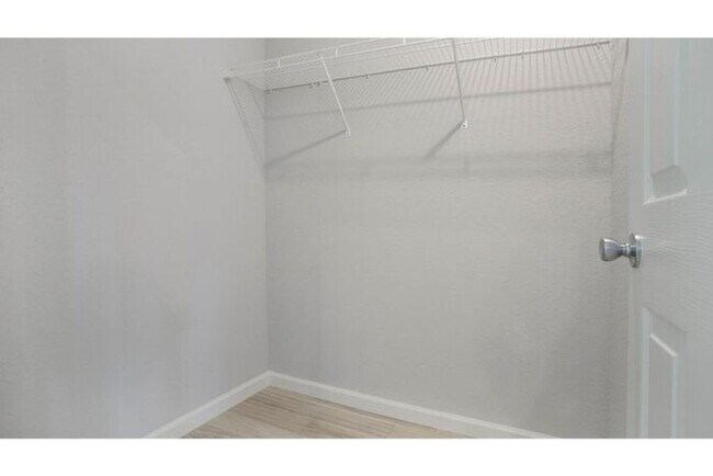Building Photo - 11128 Farmway Dr