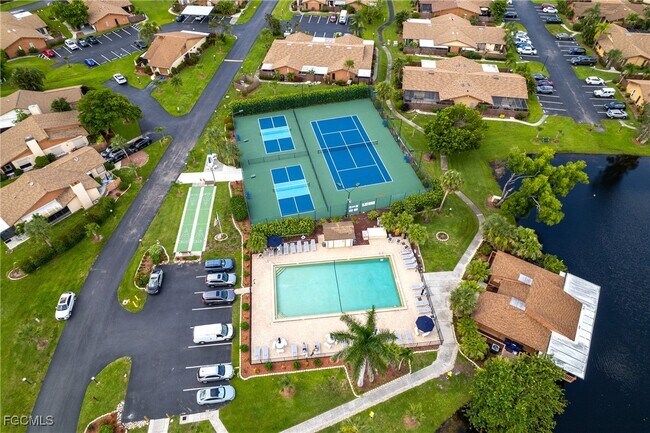 Building Photo - 6322 Royal Woods Dr