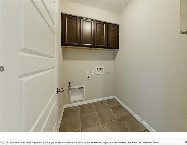 Building Photo - 13400 Briarwick Dr