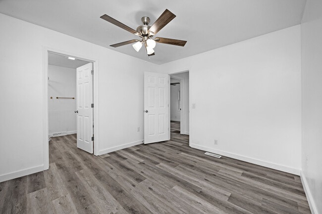 Building Photo - 2001 New Glendale Rd