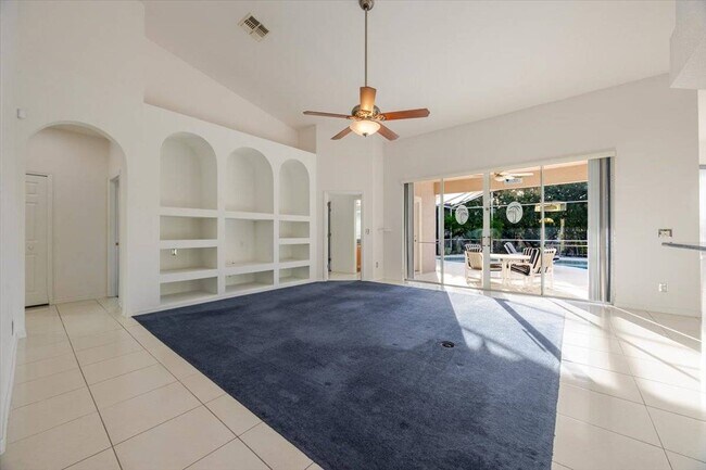 Building Photo - 429 Belfry Dr