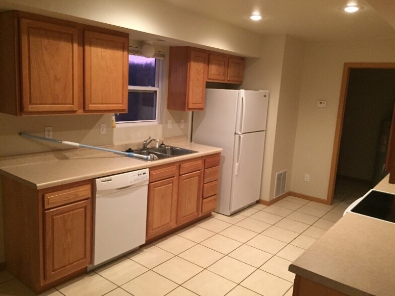 Building Photo - 1250 Rockridge Ln