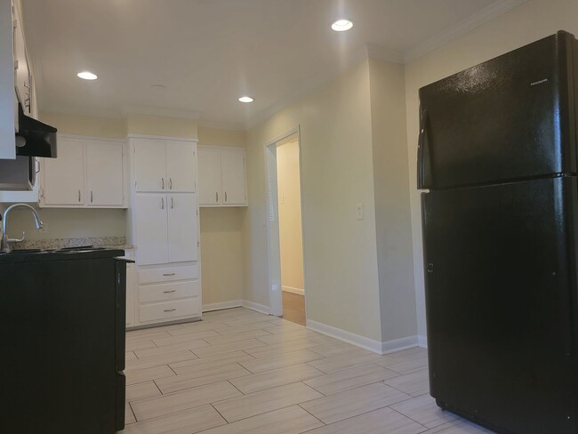Building Photo - Spacious 3BR Ranch in Prime Atlanta Location!