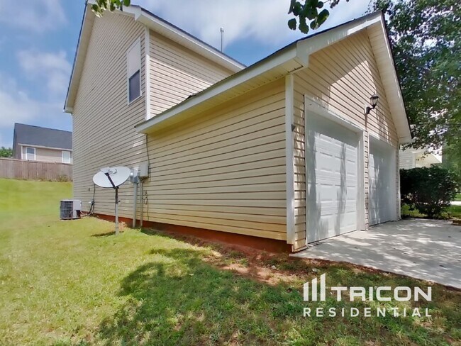 Building Photo - 4017 Shaded Oasis Ln