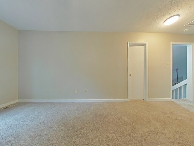 Building Photo - 857 Danish Dr