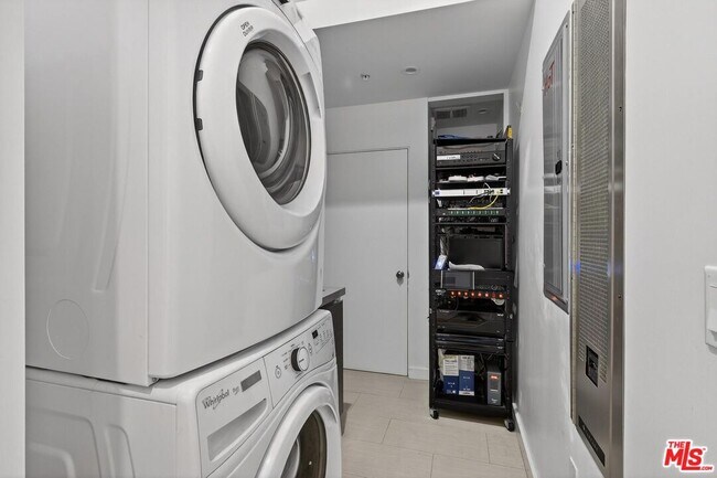 Building Photo - 17816 Porto Marina Way