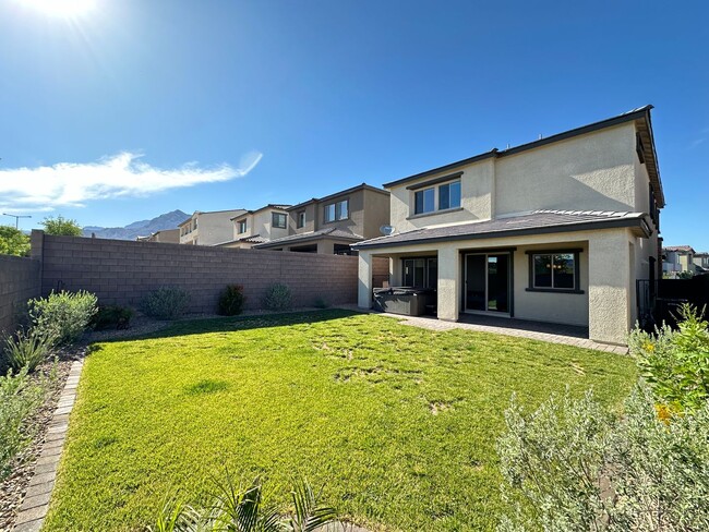 Building Photo - Summerlin West