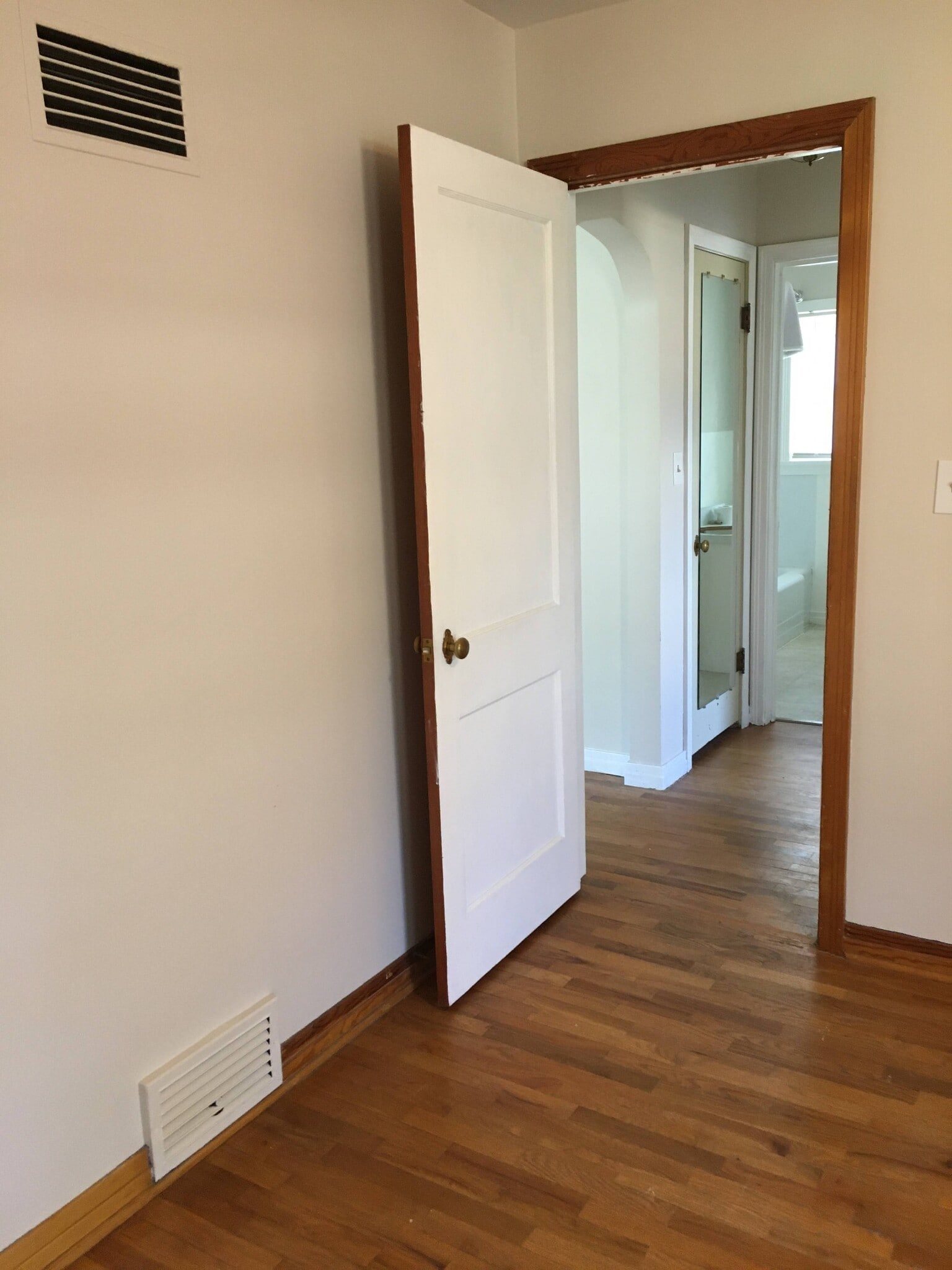 Upstairs South Bedroom facing out to the hallway - 412 W 20th St