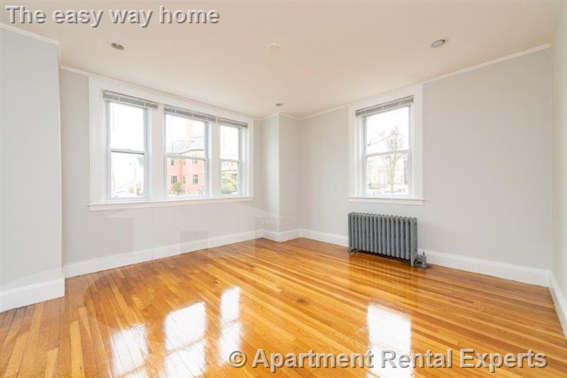 Building Photo - 136 Highland Ave