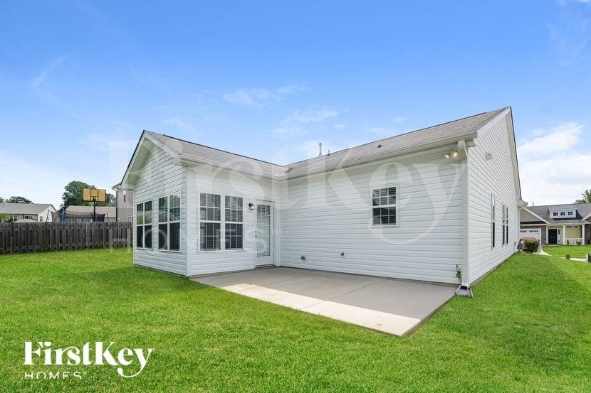 Building Photo - 4960 Long Grove Dr