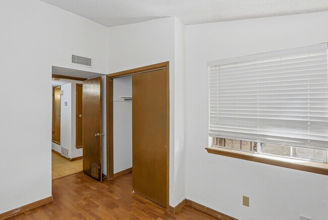 Building Photo - 3120 Wayside St