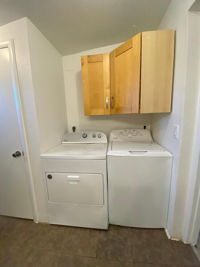 Building Photo - 5149 E Shaw Butte Dr