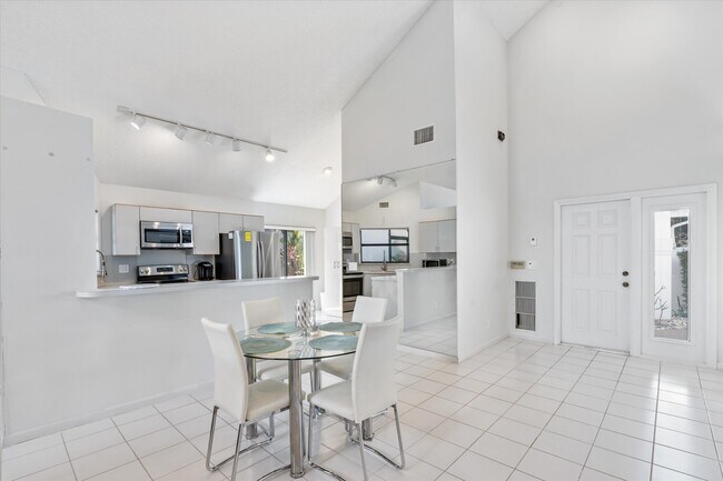 Building Photo - 5101 Via De Amalfi Dr