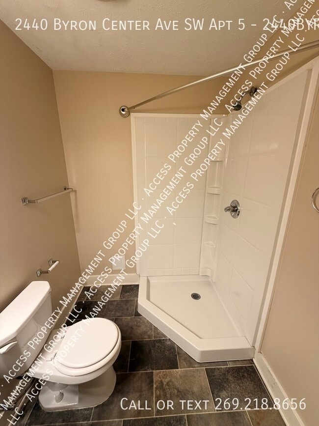 Building Photo - 2440 Byron Center Ave SW