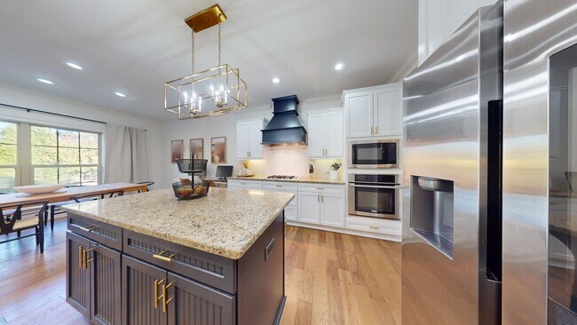 Building Photo - Asheton Lakes