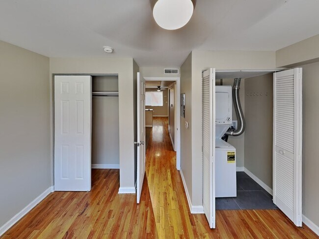 Building Photo - Lantern Square Apartments-B5