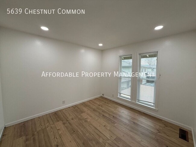 Building Photo - 5639 Chestnut Common
