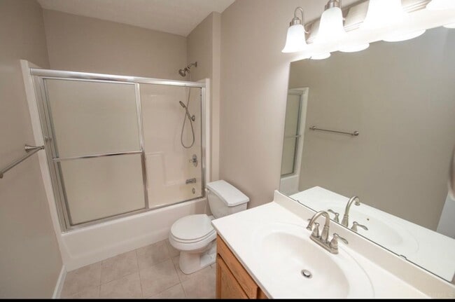 Building Photo - Carrington Estates...3 Bedroom 2 Bath