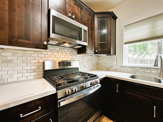 Building Photo - 350 Ridgway Ave., Santa Rosa, Ca. (3-Bedro...