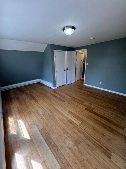 Building Photo - 35 Coit St