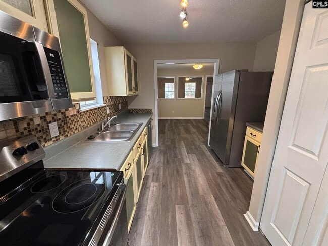 Building Photo - 107 Chapelwood Dr