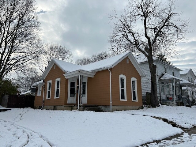 Building Photo - 518 Beckman St