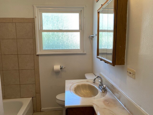 Building Photo - 13331 S New Hampshire Ave