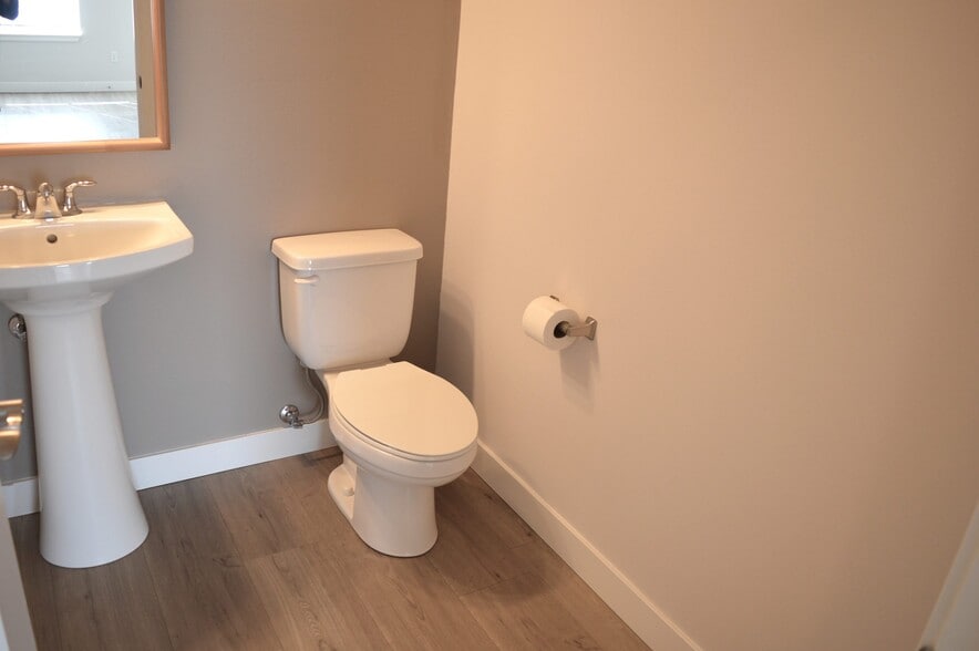 Building Photo - 4940 Innovation Dr