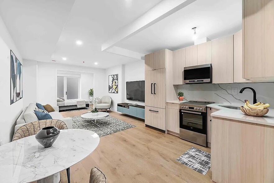 Primary Photo - 20 E 13th St