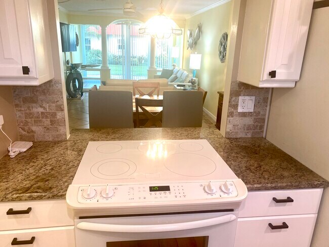 On VENICE ISLAND - 232 Saint Augustine Ave