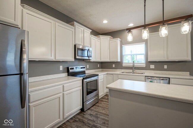 Building Photo - 16179 Larimar Dr