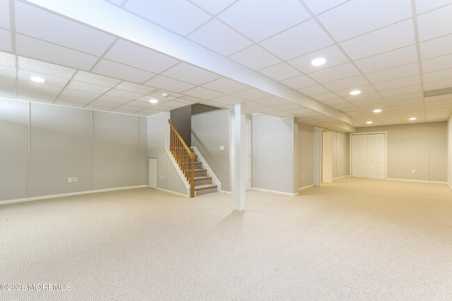 Building Photo - 18 Deepwater Cir