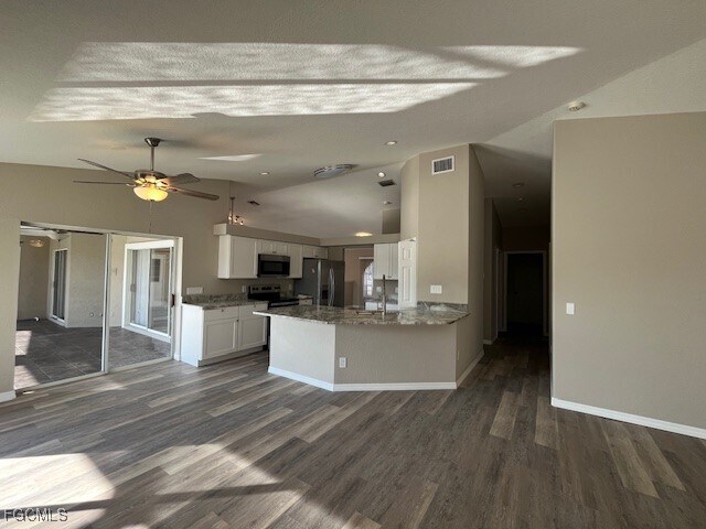 Building Photo - 2149 SE 10th Ave