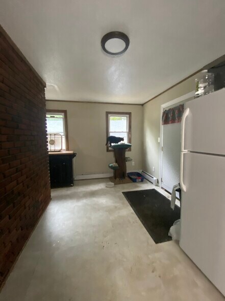Building Photo - 748 Togus Rd